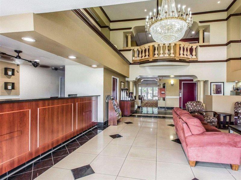 Comfort Suites Bakersfield Buitenkant foto