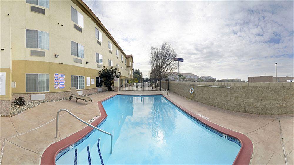 Comfort Suites Bakersfield Buitenkant foto