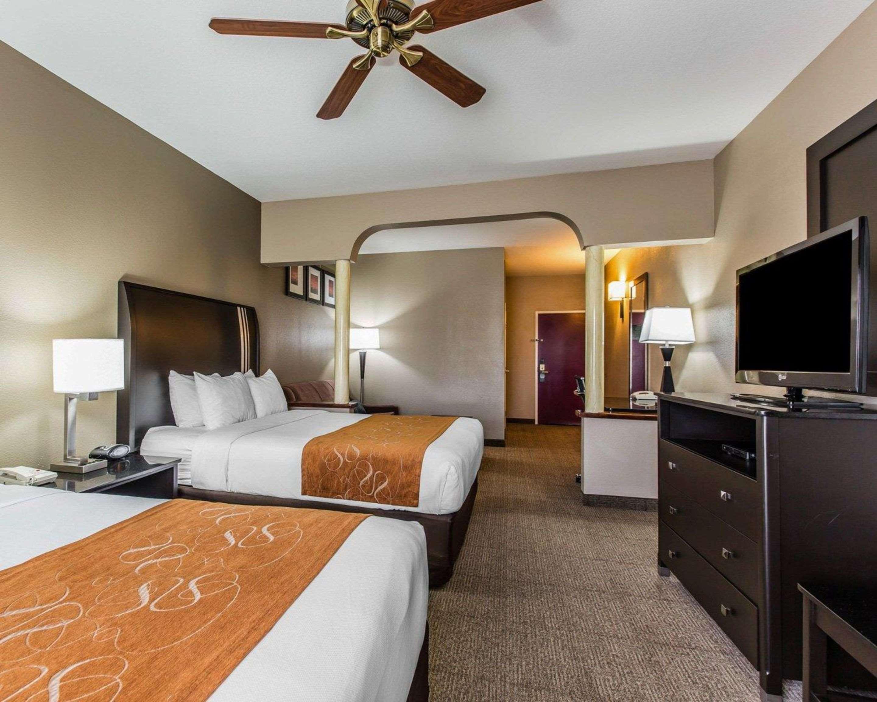 Comfort Suites Bakersfield Buitenkant foto