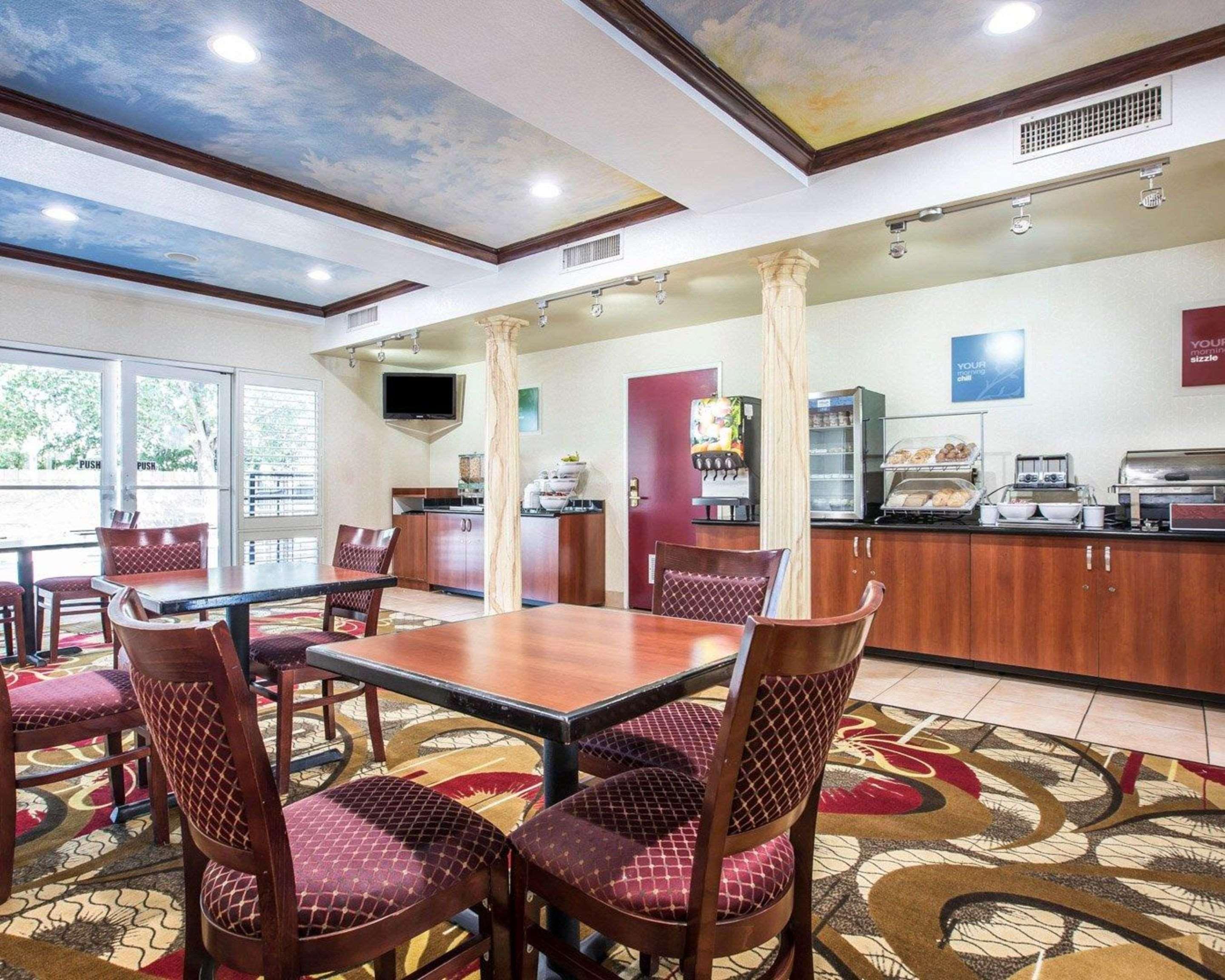 Comfort Suites Bakersfield Buitenkant foto