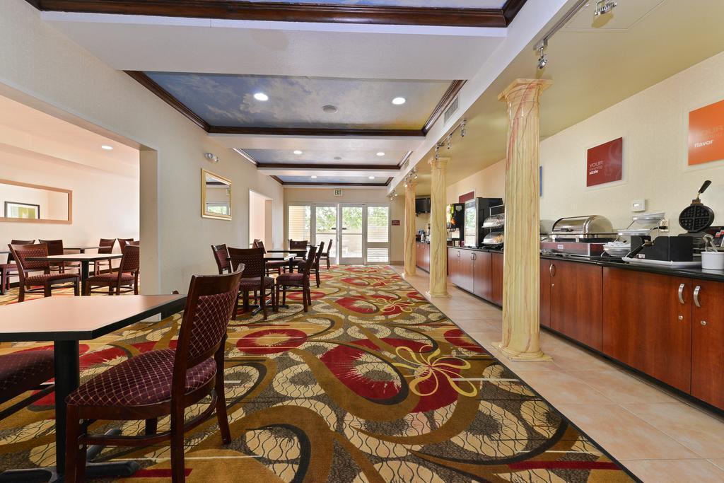 Comfort Suites Bakersfield Buitenkant foto