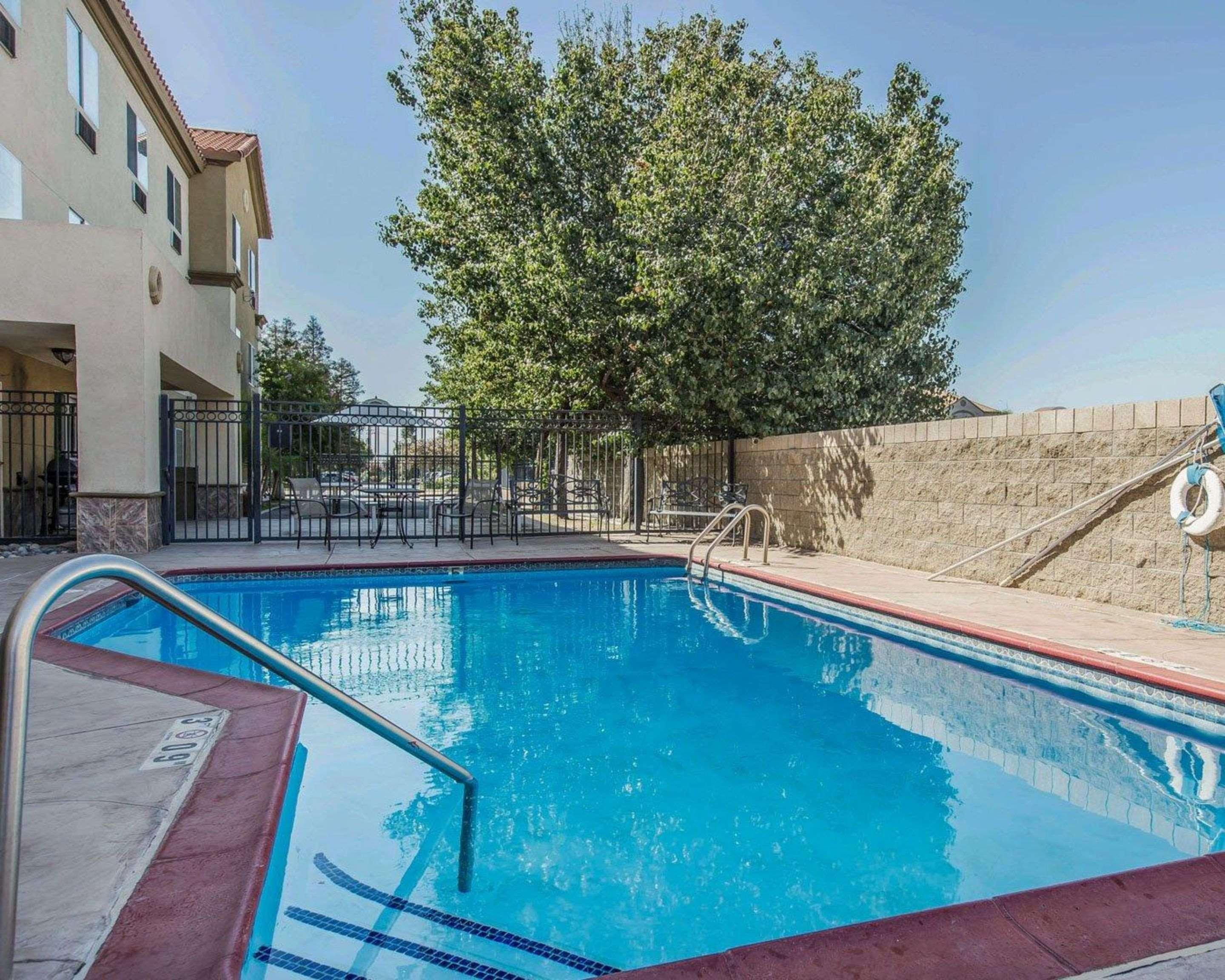 Comfort Suites Bakersfield Buitenkant foto