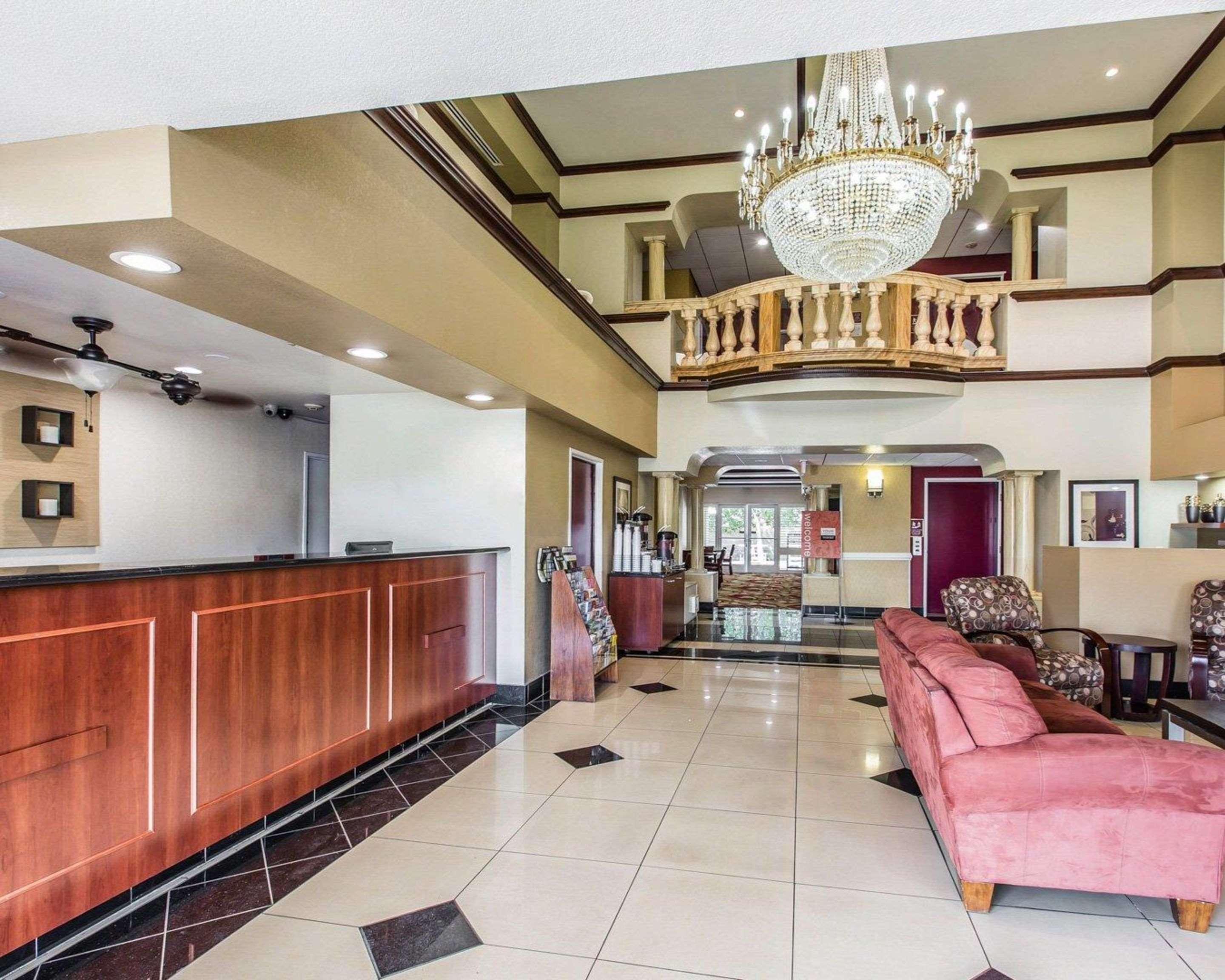 Comfort Suites Bakersfield Buitenkant foto