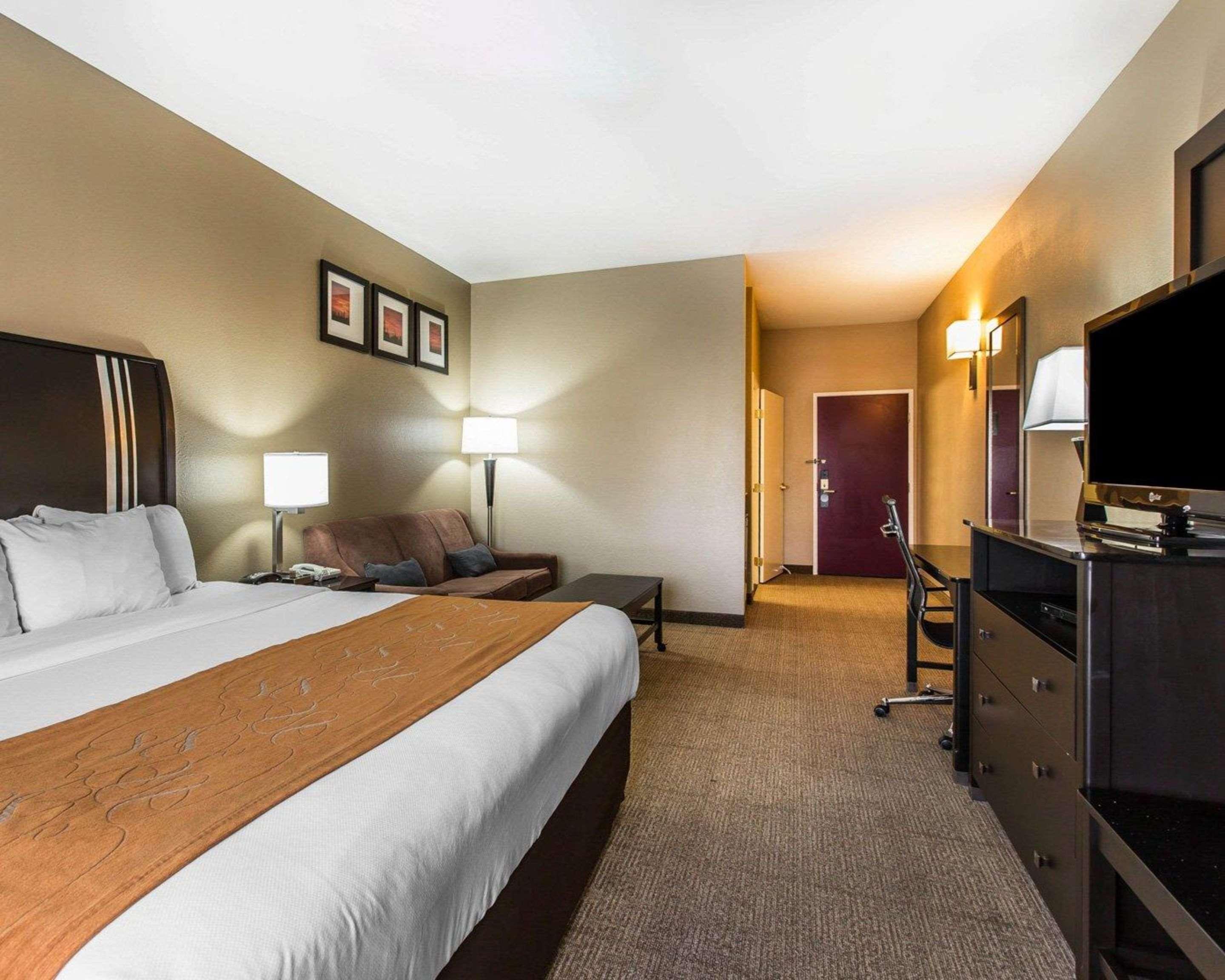 Comfort Suites Bakersfield Buitenkant foto