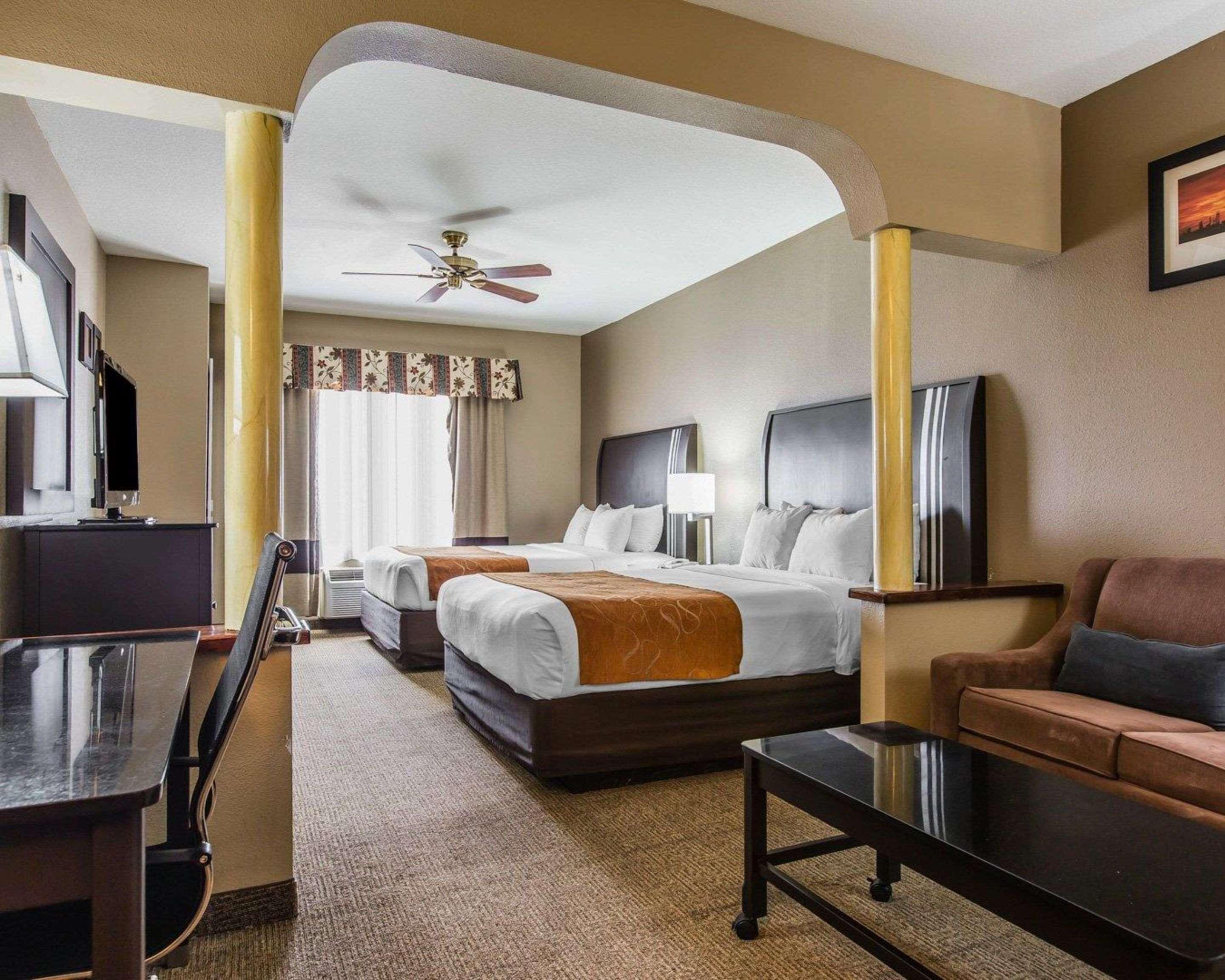 Comfort Suites Bakersfield Buitenkant foto