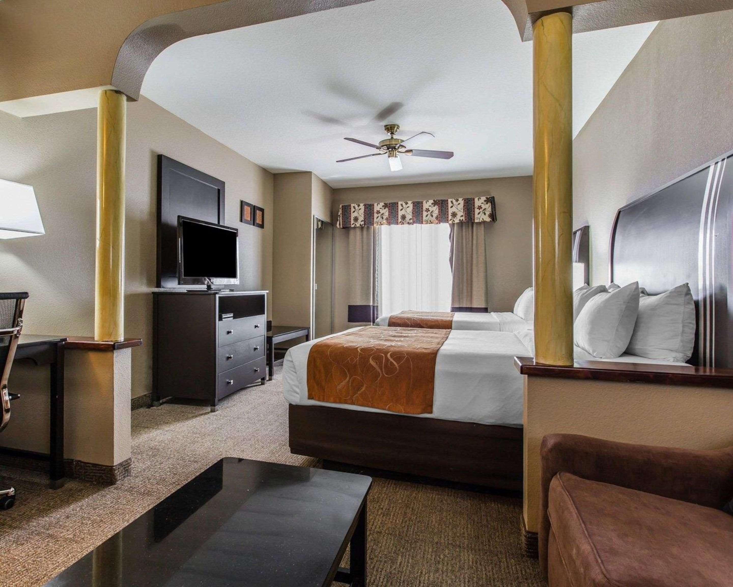 Comfort Suites Bakersfield Buitenkant foto