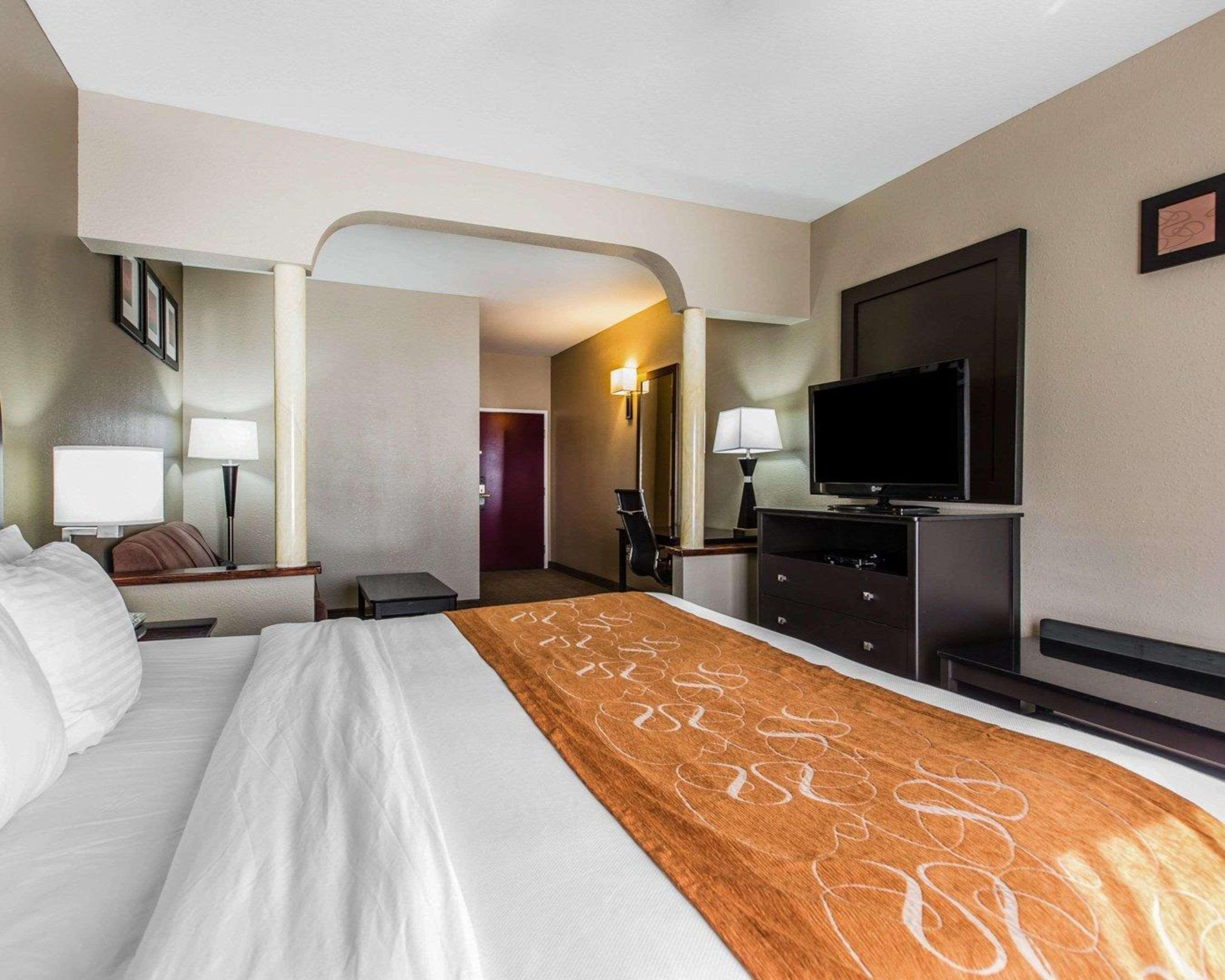 Comfort Suites Bakersfield Buitenkant foto
