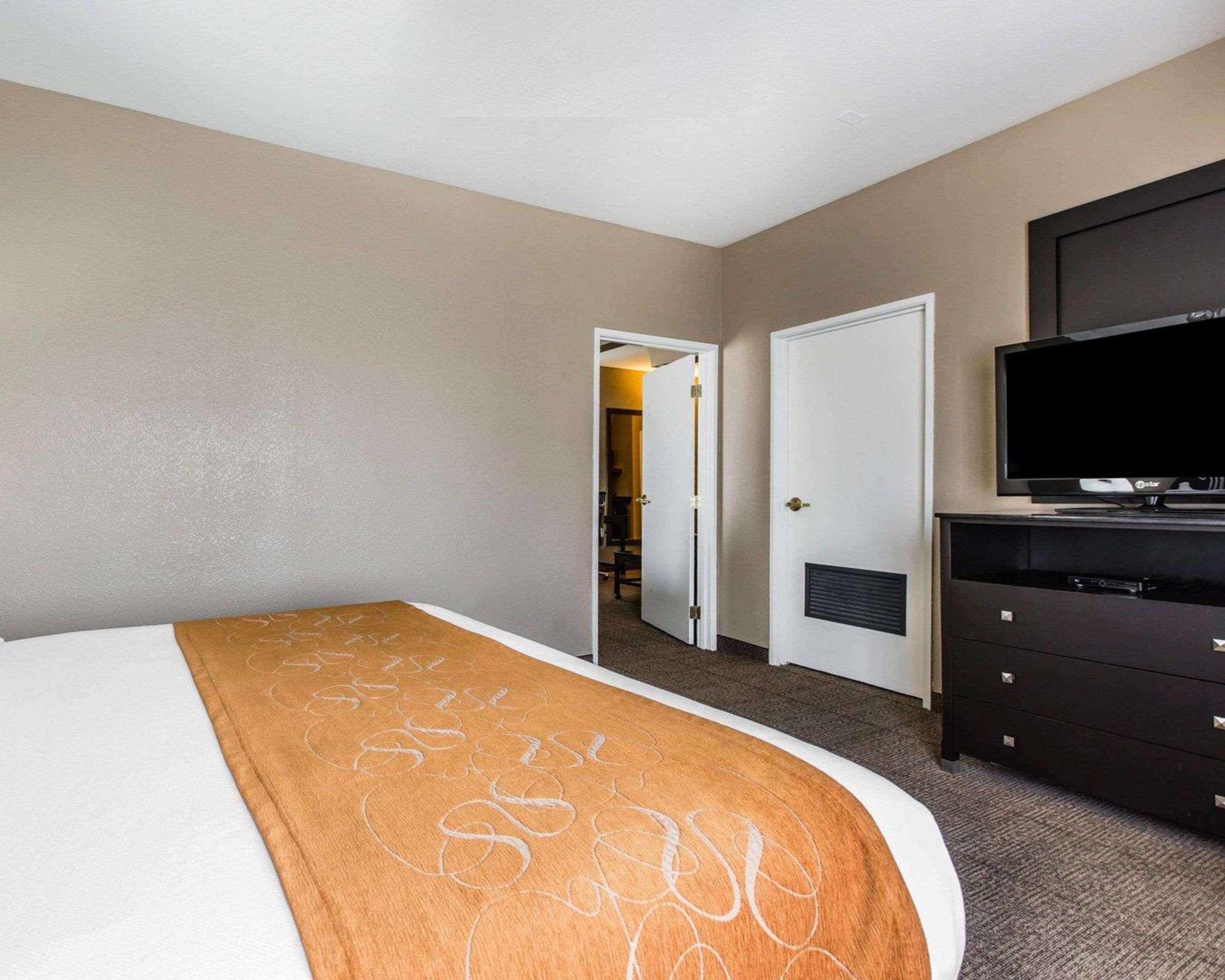 Comfort Suites Bakersfield Buitenkant foto