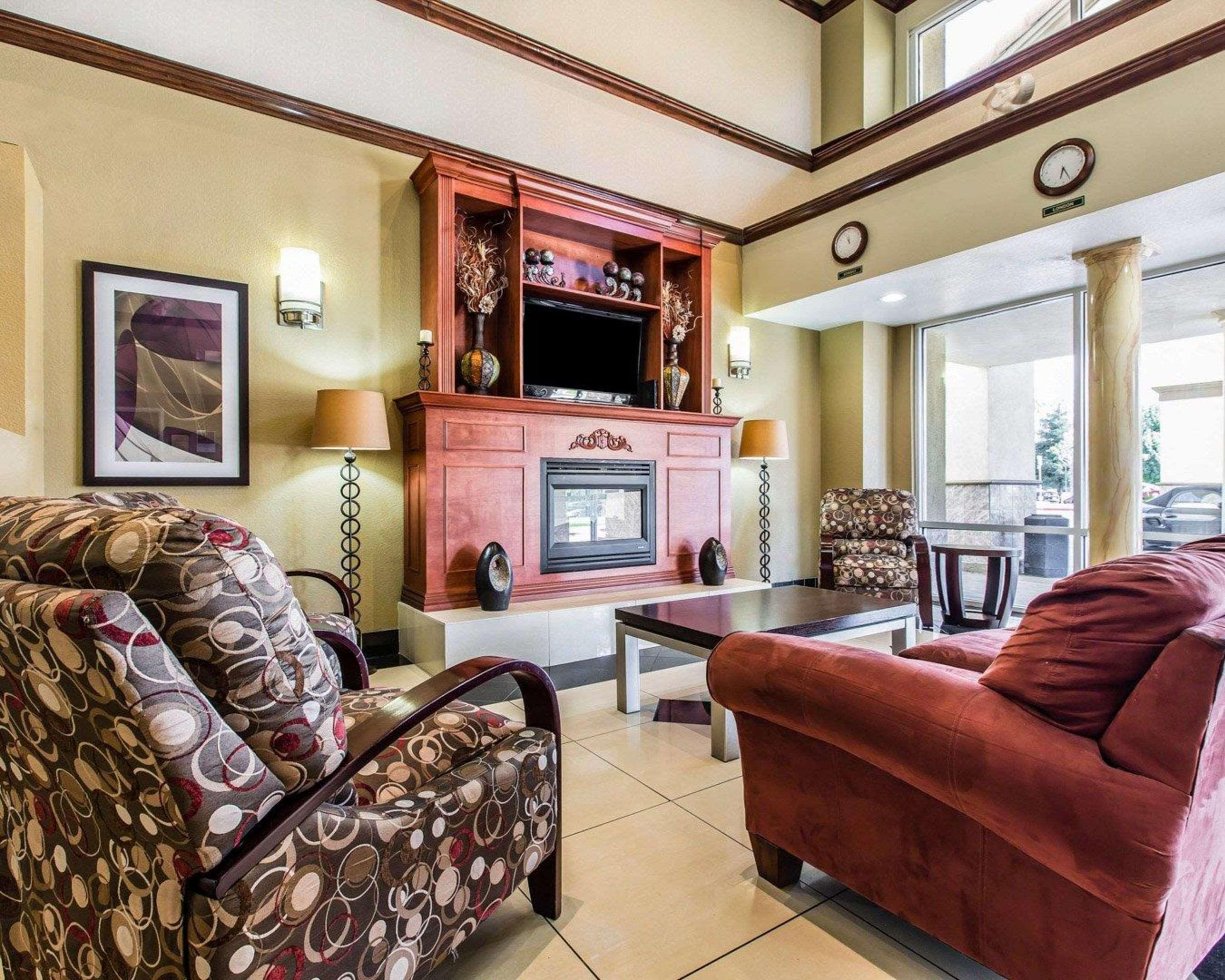 Comfort Suites Bakersfield Buitenkant foto