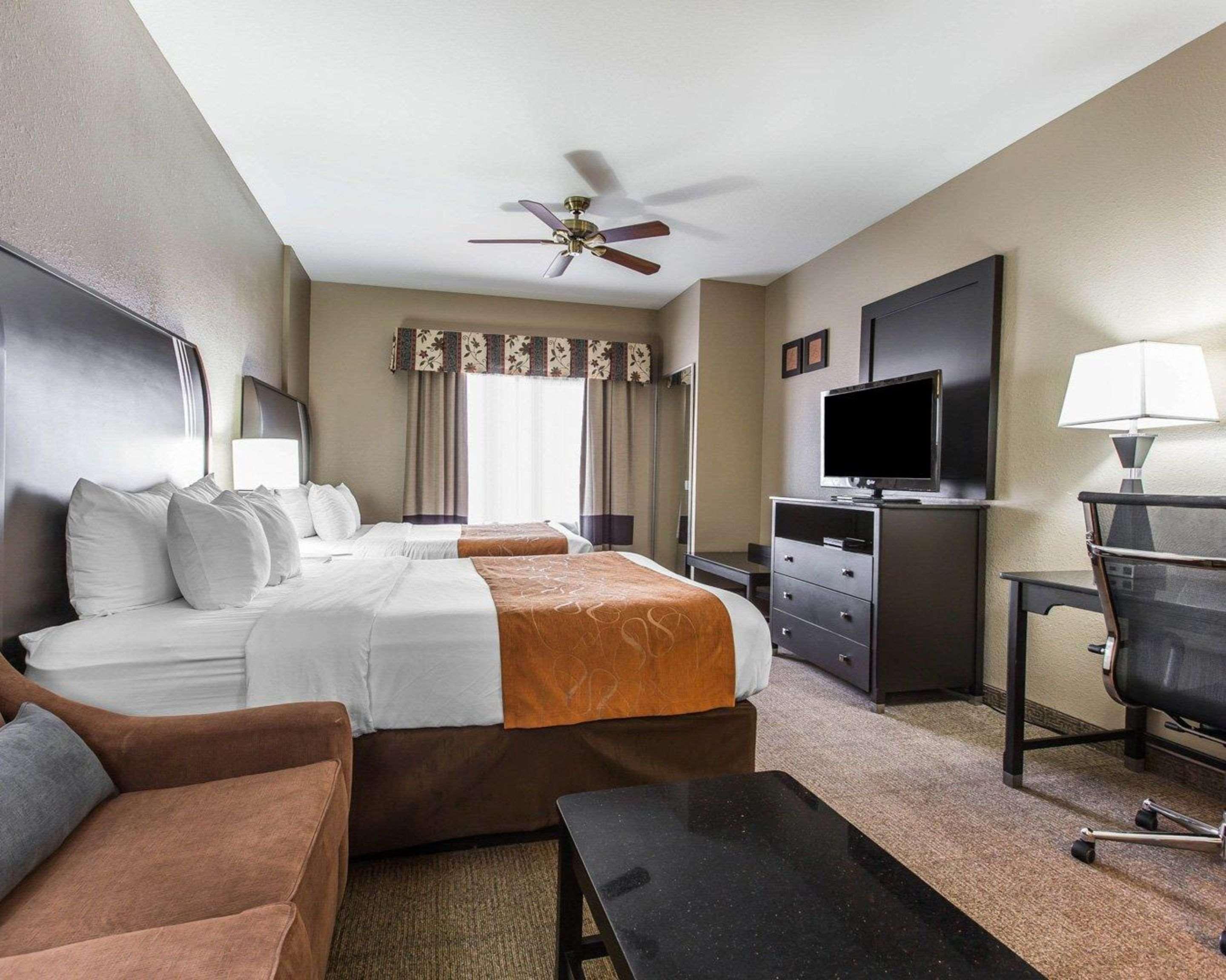 Comfort Suites Bakersfield Buitenkant foto