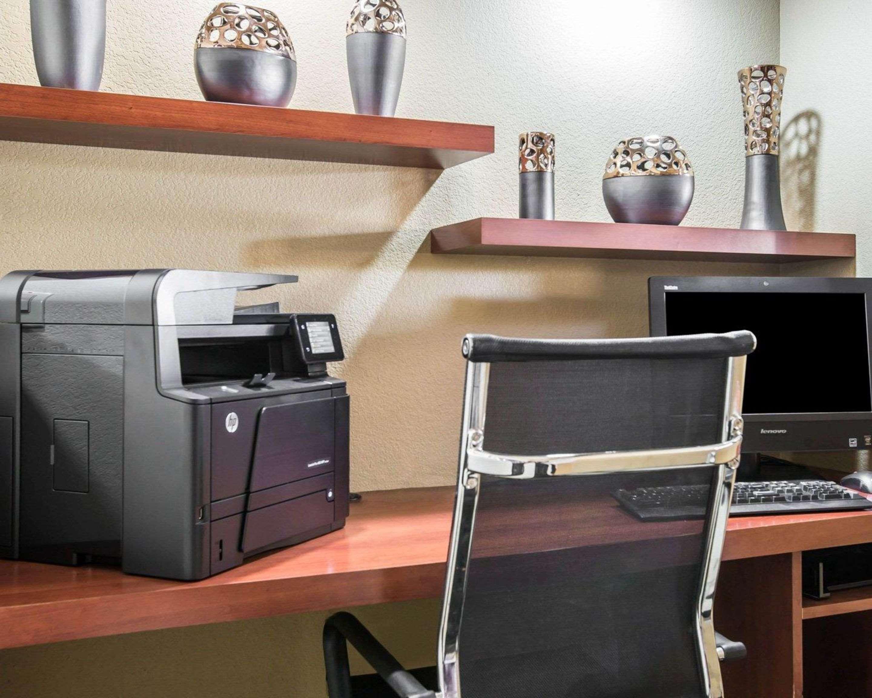 Comfort Suites Bakersfield Buitenkant foto
