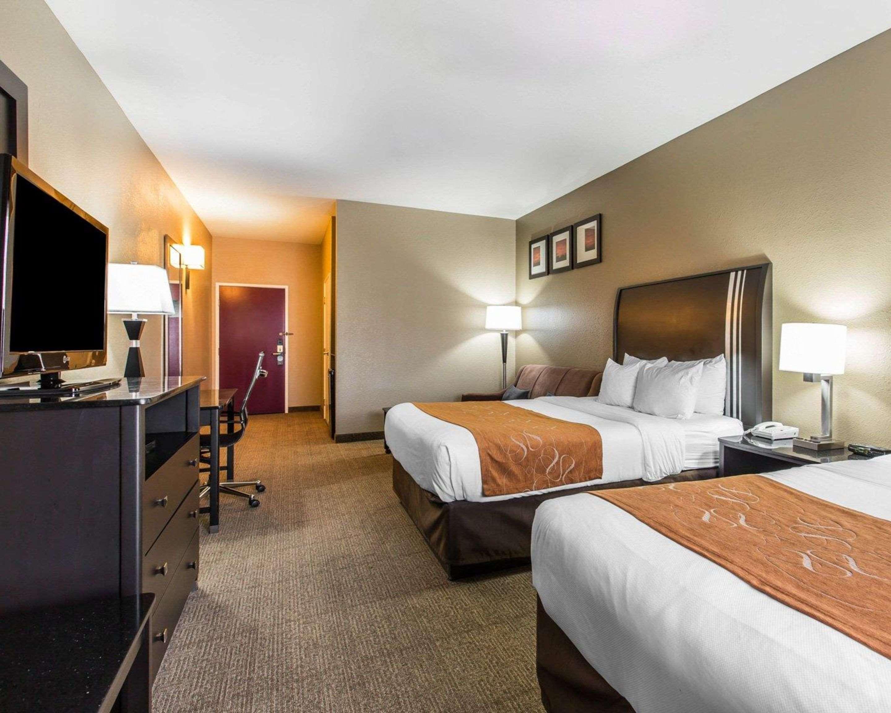 Comfort Suites Bakersfield Buitenkant foto