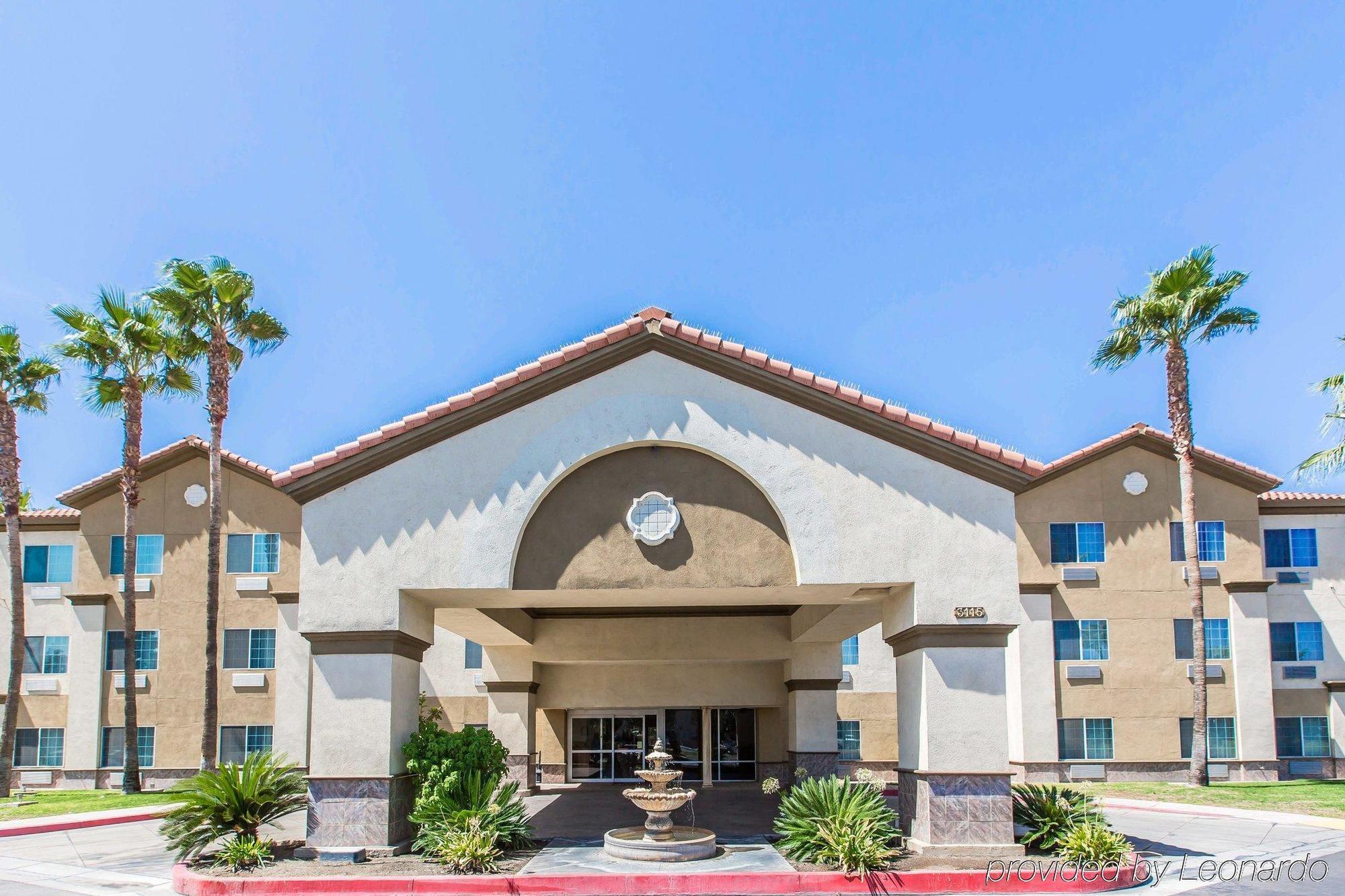 Comfort Suites Bakersfield Buitenkant foto