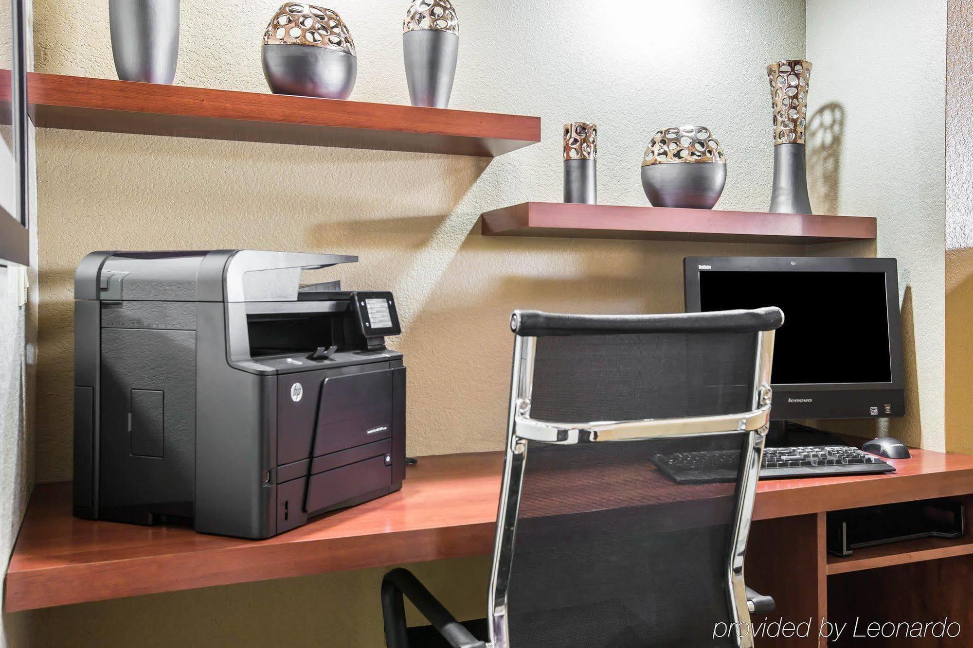 Comfort Suites Bakersfield Buitenkant foto