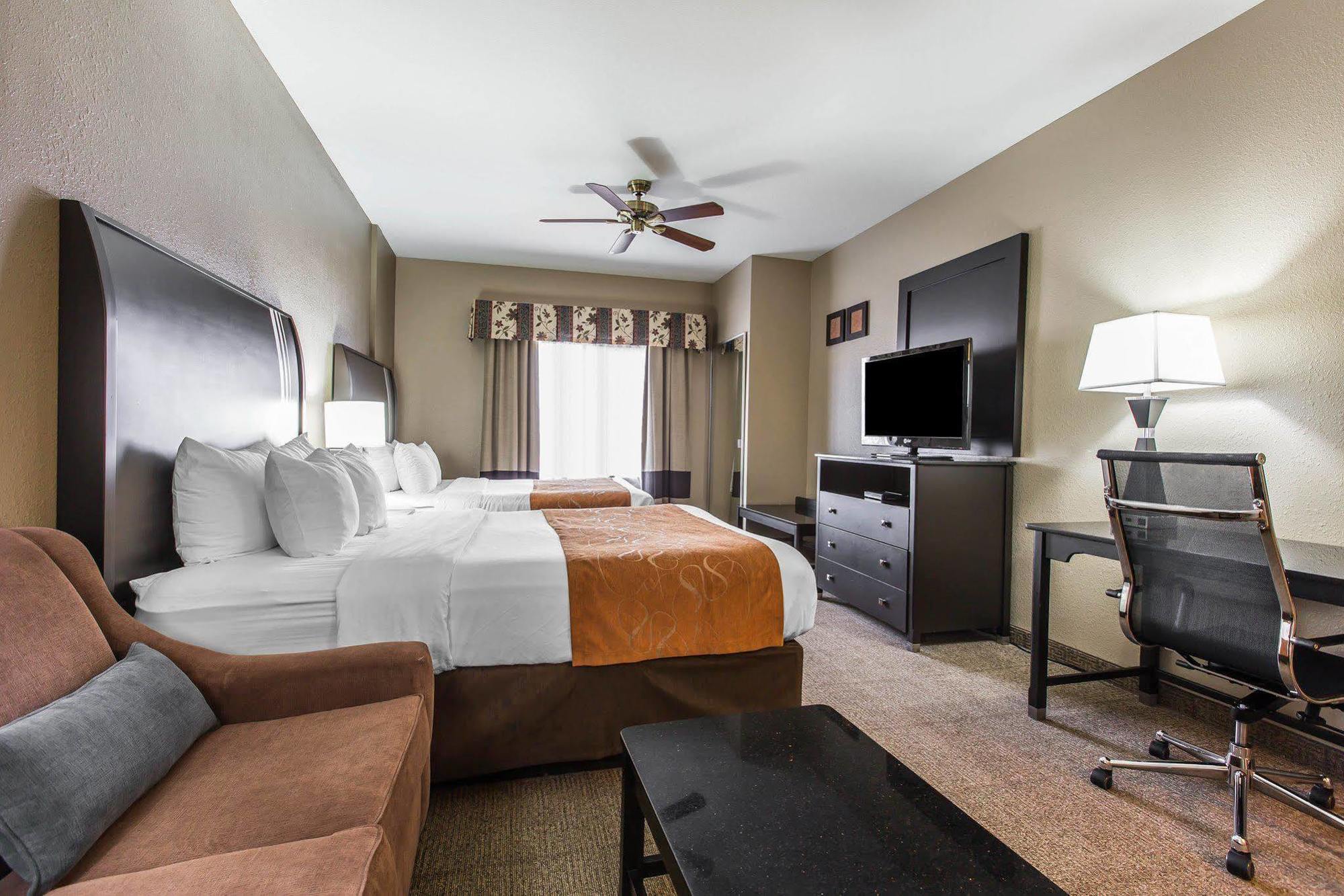 Comfort Suites Bakersfield Buitenkant foto