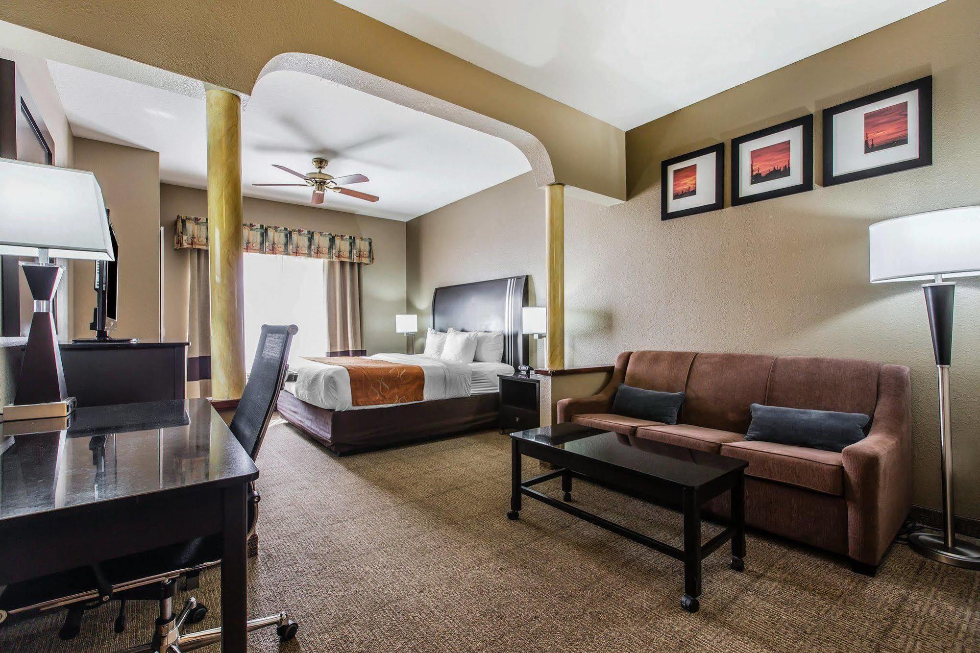 Comfort Suites Bakersfield Buitenkant foto